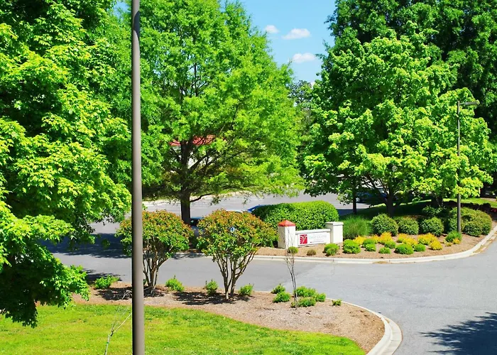 Village Inn Clemmons-Winston Salem, Trademark By Wyndham